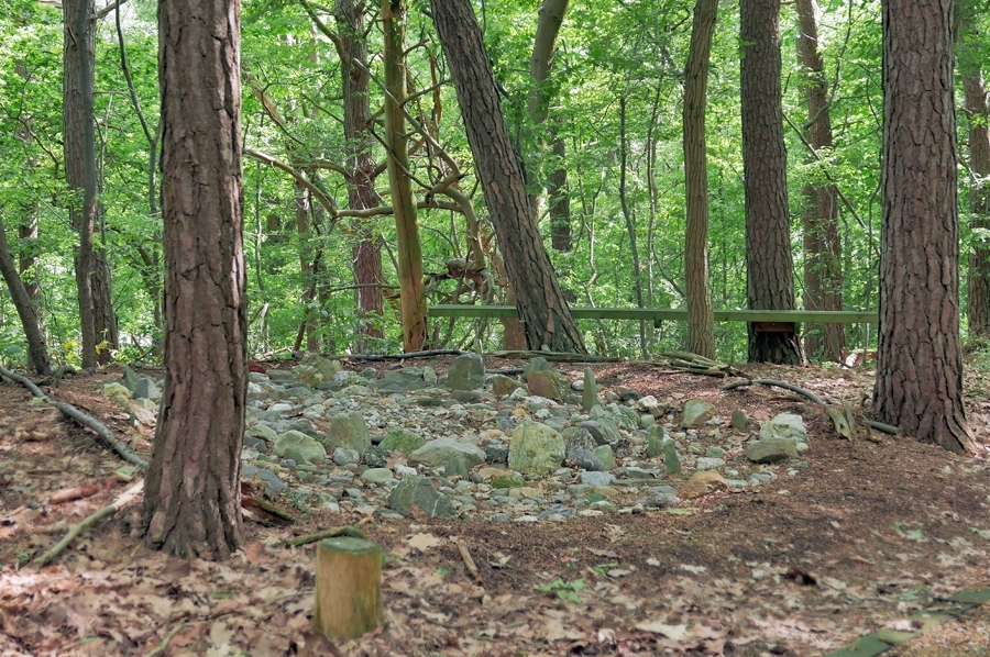 Gathering of memorial stones'17